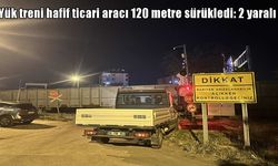 Elazığ'da trenin çarptığı araç 120 metre sürüklendi: 2 yaralı