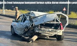 Ağrı'da freni tutmayan kamyonet otomobile çarptı: 2 yaralı