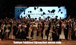 İlahiyat Fakültesi öğrencileri mezun oldu