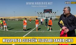 Genç yetenekler sarı-beyazlı forma için sahada