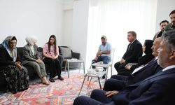 Bakan Göktaş'tan engelli kardeşlerine bakan Çilem Sağlam'a anlamlı ziyaret