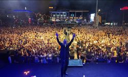 Ferhat Göçer, Erzincan'da sevilen şarkılarıyla sahne aldı