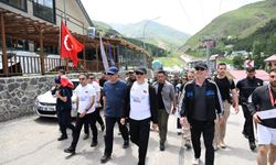 Palandöken'de "Run to Stars 2026" heyecanı: Vali Baruş halk yürüyüşüne katıldı
