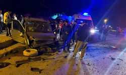 Yüksekova'da peş peşe trafik kazaları: 8 yaralı