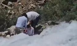 Kanispi Şelalesi'nde akıntıya kapılan çocuk vatandaşların müdahalesiyle kurtarıldı