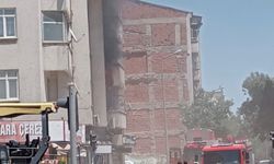Elazığ'da apartman dairesinde çıkan yangın kontrol altına alındı