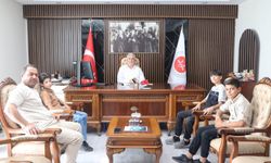 Suyun parasını kameraya gösteren çocuklar müftülükte ağırlandı