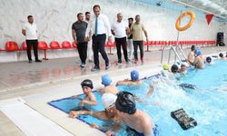 Ağrı’da çocuklar "Yüzme Bilmeyen Kalmasın" projesiyle havuzla buluşuyor