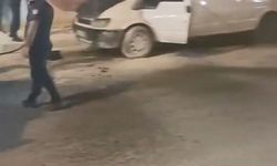 Elazığ'da seyir halindeki minibüs alevlere teslim oldu