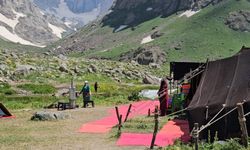 Hakkari'nin Cennet Cehennem Vadisi yaz sezonunda ziyaretçi akınına uğradı