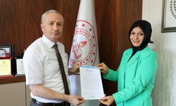 Ağrı Milli Eğitim Müdürü Kökrek, Scientix Elçisi Özmüş’ü tebrik etti