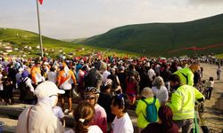 Ardahan'da Ata'nın silüetine bulut engeli