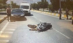 Patnos’ta motosiklet sürücüsü metrelerce sürüklendi
