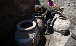Ani Örenyeri'nde 900 yıllık erzak deposu gün yüzüne çıkarıldı