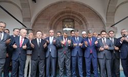 Tarihi Fetih Camii restorasyonun ardından ibadete açıldı