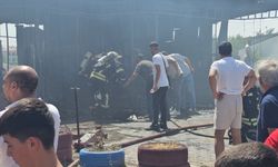 Elazığ'da lastikçide çıkan yangında 4 kişi dumandan etkilendi