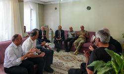 Vali Taşyapan'dan merhum dağcı Yüksel Işık'ın ailesine taziye ziyareti