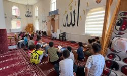 Yüksekova'da çocuklar yaz Kur'an kurslarında hem öğreniyor hem eğleniyor