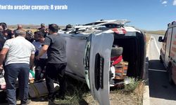 Van'da iki araç çarpıştı: 8 yaralı