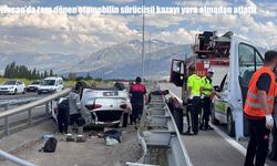 Erzincan'da trafik kazası: Kontrolden çıkan otomobil bariyerleri aşarak ters döndü