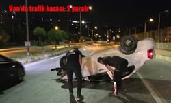 Van'da otomobil takla attı: 2 yaralı