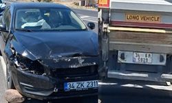 Malatya'da otomobil ile tır çarpıştı: Baba ve oğlu yaralandı