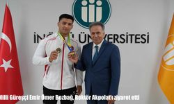 Başarılı milli güreşçi Emir Ömer Bozbağ'dan Rektör Akpolat'a ziyaret