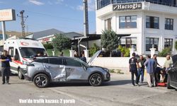 Van'da iki otomobil çarpıştı: 2 yaralı