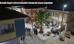 Nostalji rüzgarı estiren Seksenler Sokağı'nda akşam yoğunluğu