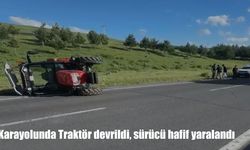 Ardahan-Kars kara yolunda traktör devrildi: Sürücü hafif yaralandı