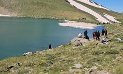 Sıcaktan bunalanlar Çalyan Gölü'ne akın ediyor