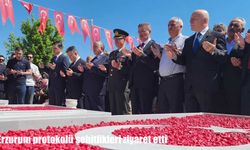 Erzurum protokolü şehitlikleri ziyaret etti