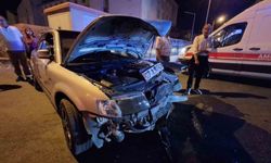 Batman'da iki otomobil çarpıştı: 2 kişi yaralandı