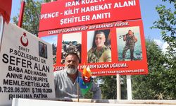 Şehitlerin adını şehit oğlunun kabri başında yaşatıyor