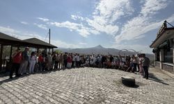 TİGAD’ın Dijital Medya Çalıştayı’na katılan gazeteciler Tuzluca’yı gezdi