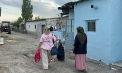 Bakü-Kars uçuşu bir asırlık ayrılığı bitirdi: Akrabalar Kars’ta buluştu