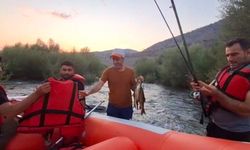 Murat Nehri’nde korku dolu anlar: Adada mahsur kalan 2 kişi kurtarıldı