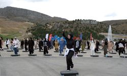 Erzincanlı kadınlar Ergan Dağı’nda step aerobikle buluştu