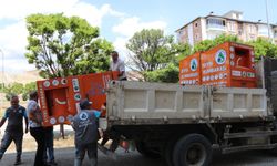 Oltu’da 50 Noktaya Giysi Kumbarası Yerleştirildi