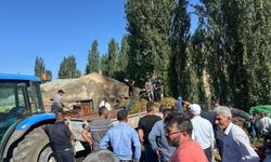 Sarıkamış’ta 800 balya ot kül oldu
