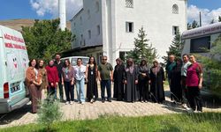 Sağlık ekipleri Yurtbaşı Mahallesi’nde vatandaşlarla buluştu