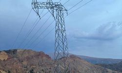 Kemaliye’de fırtına nedeniyle 8 köyde elektrik kesintisi