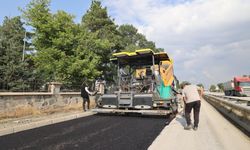 Aziziye’de gece-gündüz asfalt çalışması