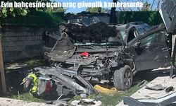 Erzincan'da otomobil evin bahçesine uçtu