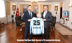 Başkan Dal’dan Vali Baruş’a 25 numaralı Erzurumspor forması
