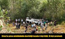 Sivas’ta yolcu minibüsü şarampole devrildi: 4 ölü, 10 yaralı
