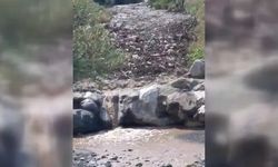 Kars'ta selin geliş anı kameraya yansıdı