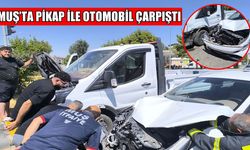Muş’ta pikap ile otomobil çarpıştı
