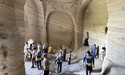 Kayalara oyulan Kars'taki Çukurayva Manastırı Orta Çağ'ın izlerini taşıyor