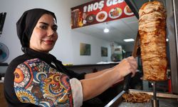 Elazığ'da iki çocuk annesi kadın girişimci, döner tezgahının başına geçti